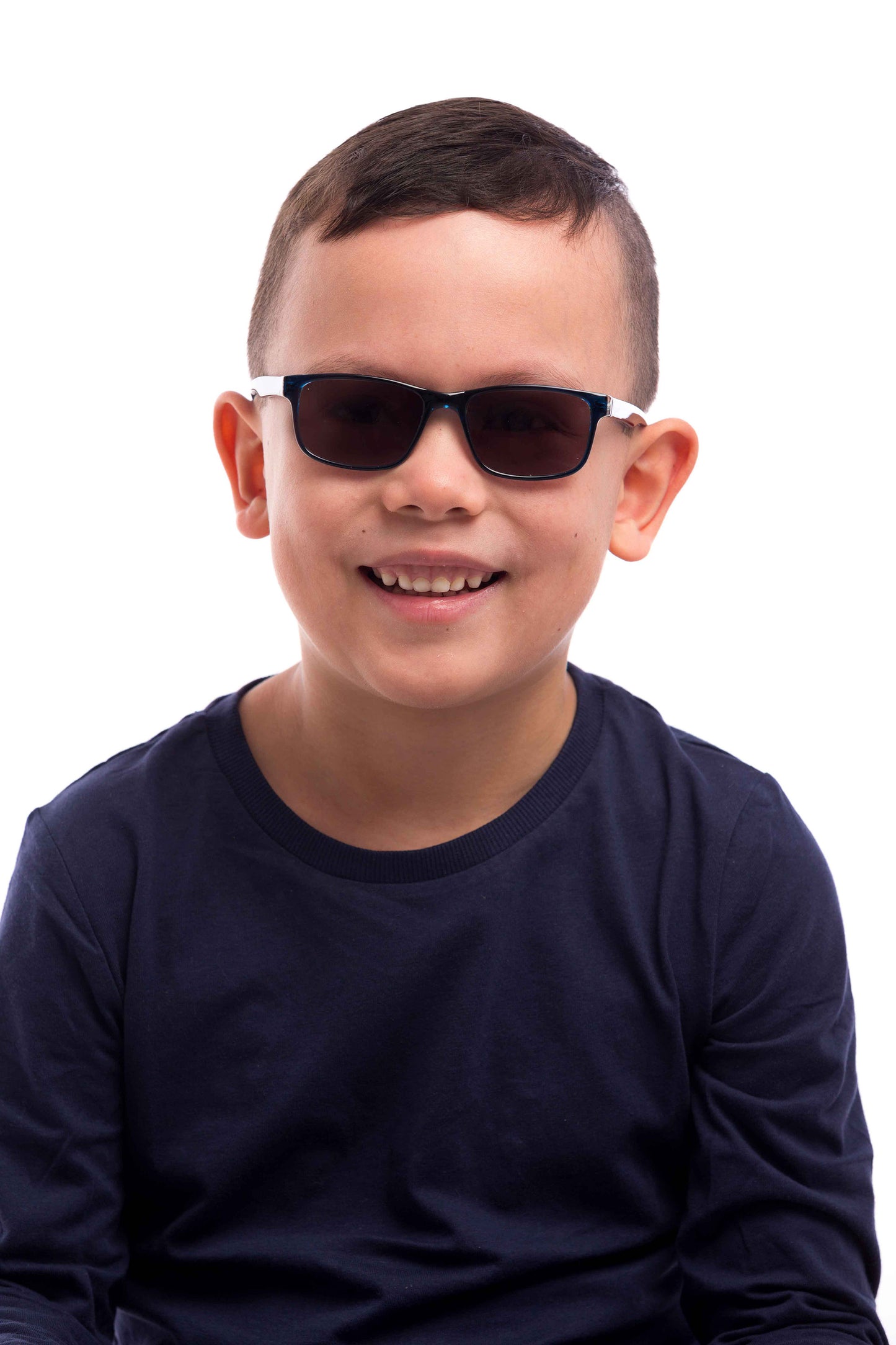 Boy Wearing Theo Kids Sunglasses Readers (Grey)